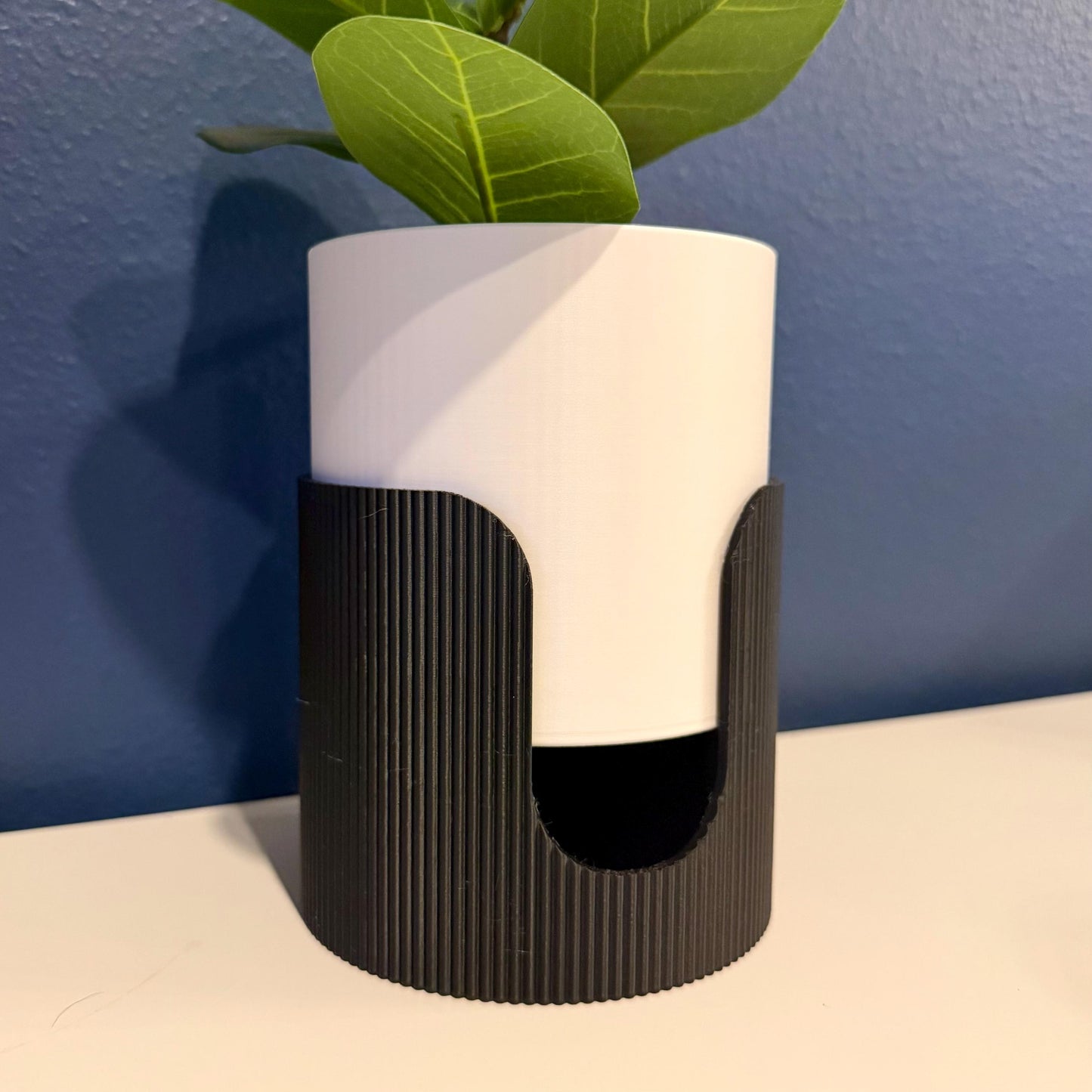 Ribbed Cradle Planter