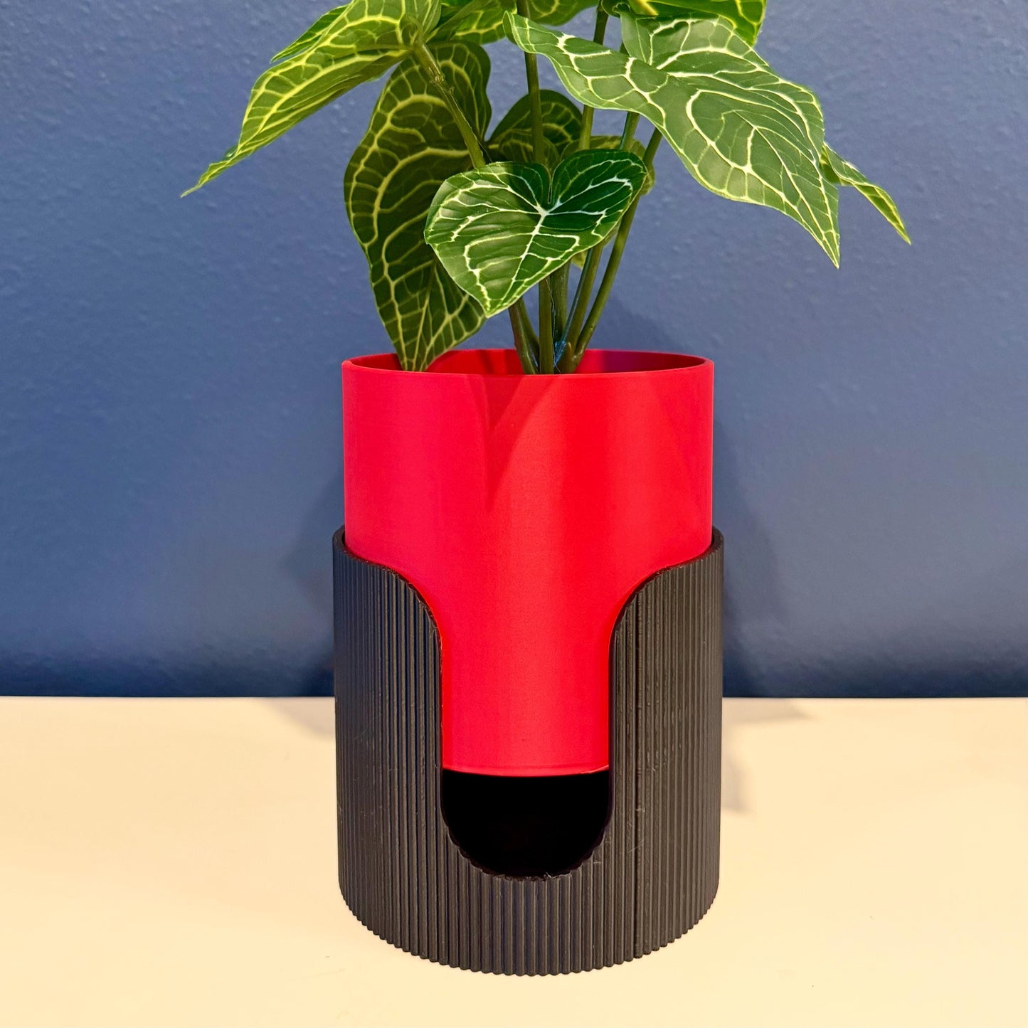 Ribbed Cradle Planter