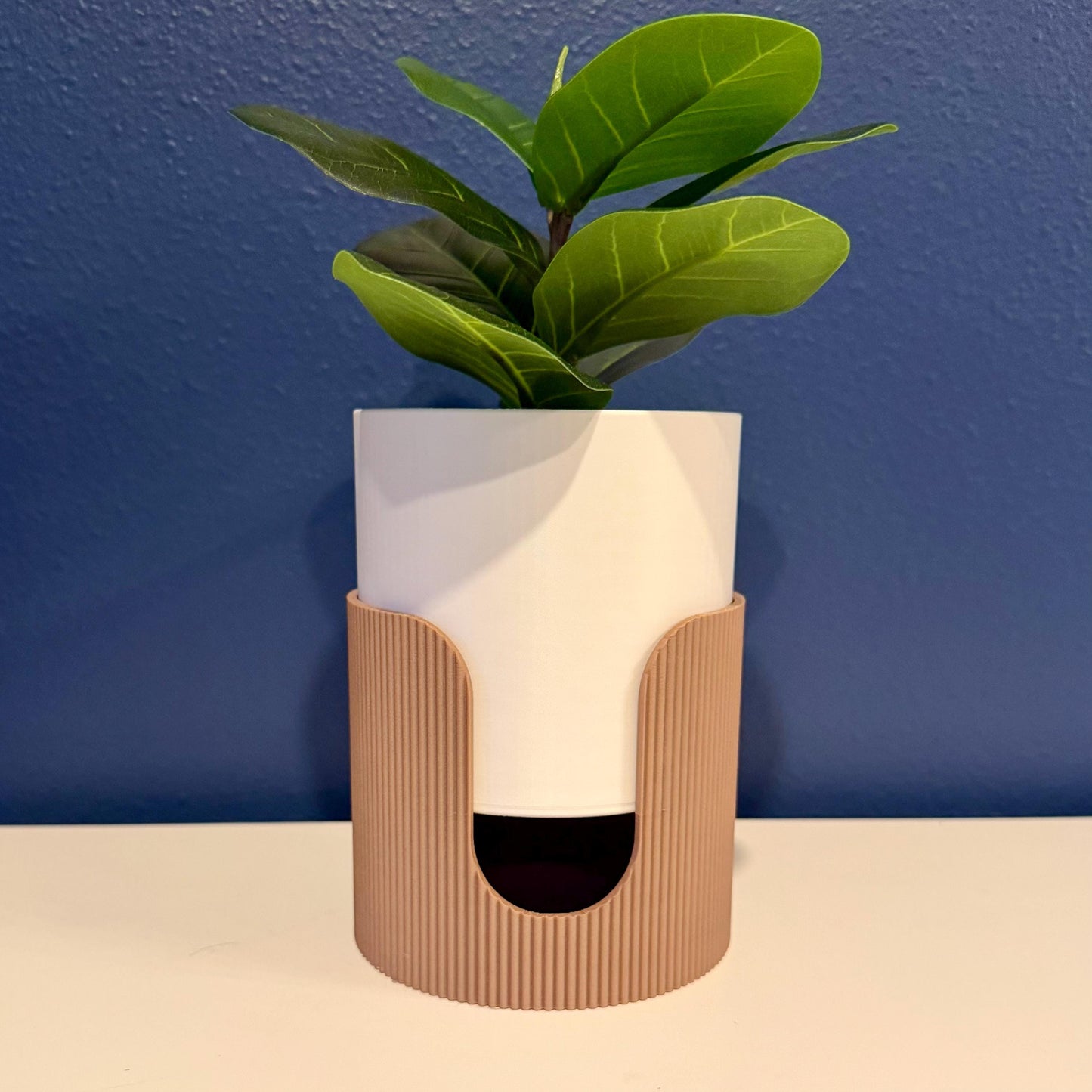 Ribbed Cradle Planter